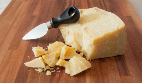 Μειώστε την αρτηριακή σας πίεση με τυρί