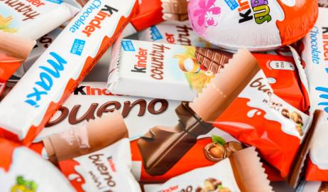 ΜΚΟ καταγγέλλει: στις σοκολάτες Kinder περιέχονται δυνητικά καρκινογόνες ουσίες