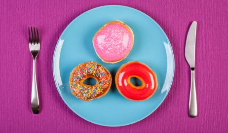 10 σημάδια που αποδεικνύουν ότι τρώτε πολύ ζάχαρη