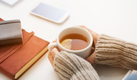 Θα μπορούσε ένα ζεστό φλιτζάνι τσάι να προστατεύσει την όρασή σας;