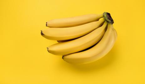 Mongee: Ιδού η  μπανάνα που τρώγεται με τη φλούδα!