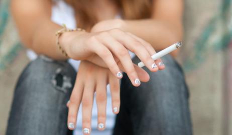 Πώς η δίαιτα στην εφηβεία σχετίζεται με το κάπνισμα και την κατανάλωση αλκοόλ