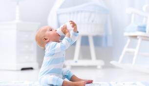 Πότε μπορούν τα μωρά να πιουν νερό;