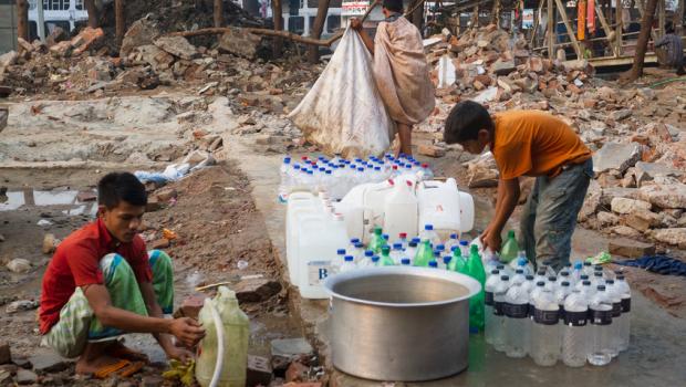 Εκατομμύρια άνθρωποι πίνουν νερό μολυσμένο με αρσενικό στο Μπαγκλαντές