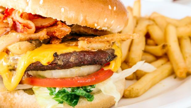 Τα burger προκαλούν καρκίνο του προστάτη