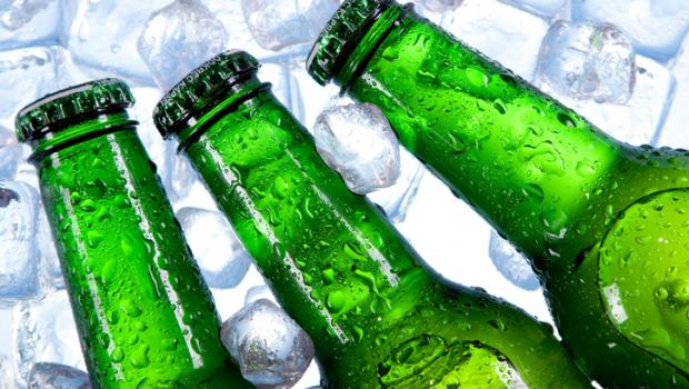 Υπάρχει λόγος που η μπύρα μπαίνει σε πράσινα ή καφέ μπουκάλια