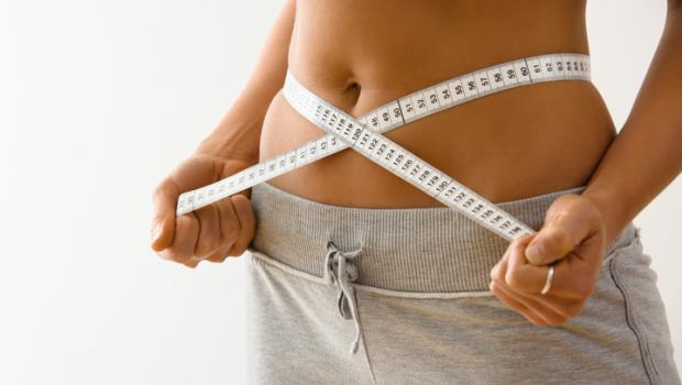 Γιατί η διακοπή της δίαιτας για μικρό χρονικό διάστημα μπορεί να ενισχύσει την απώλεια βάρους αντί να την εμποδίσει